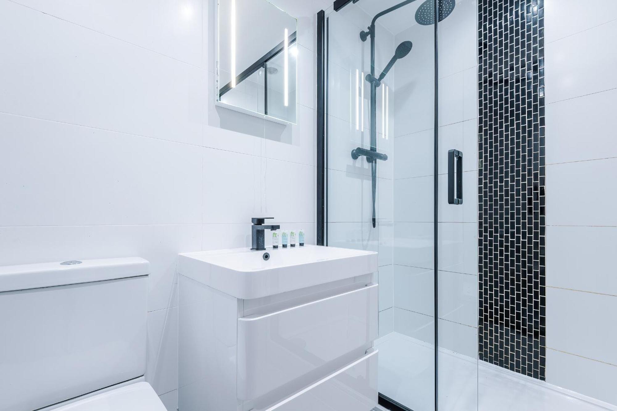 Charles House Serviced Apartments Preston  Bagian luar foto